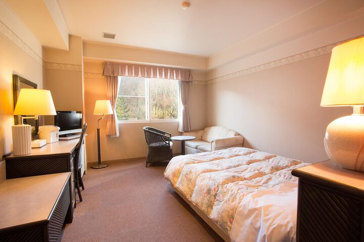 Room 7 of 44