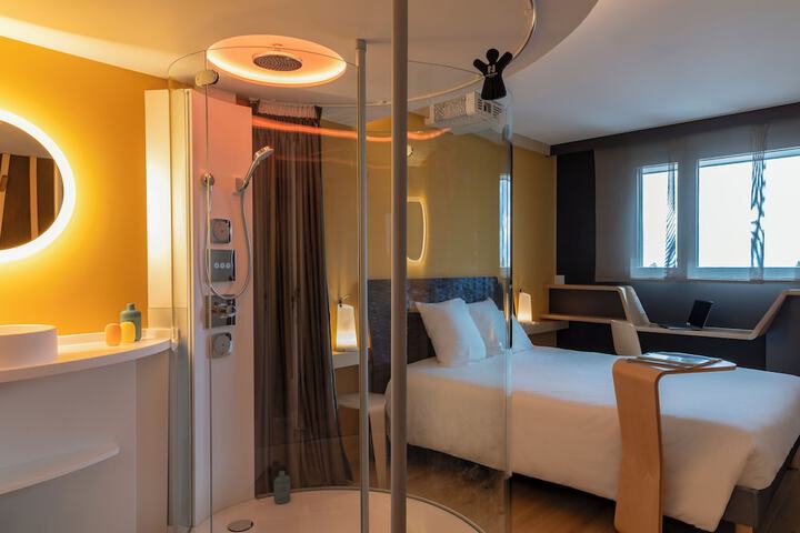 Room 5 of 21