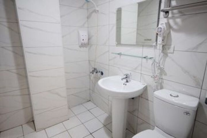 Room 4 of 30
