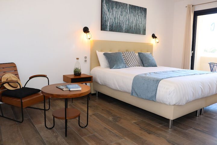 Room 3 of 28