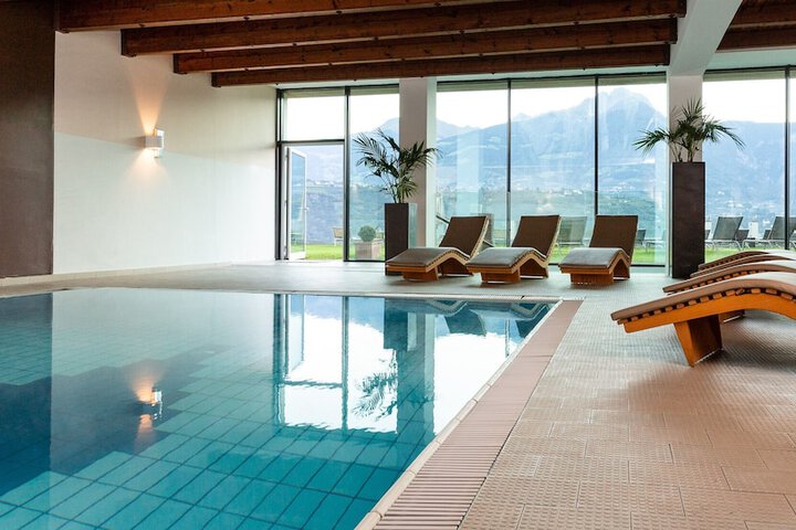 Pool 63 of 100