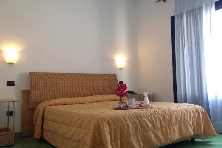 Room 8 of 40