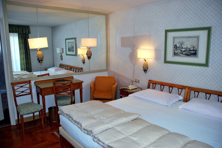 Room 8 of 45