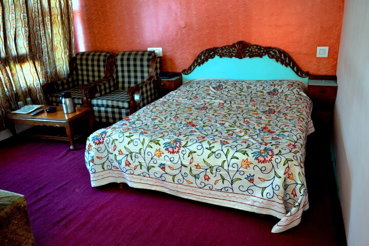 Room 3 of 23
