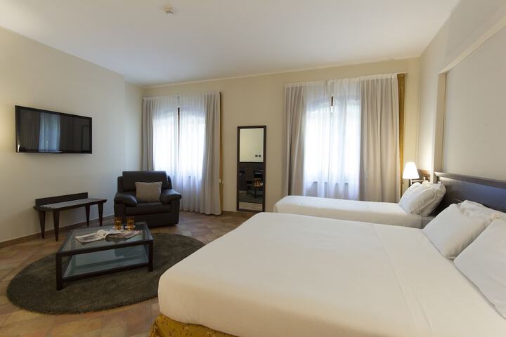 Room 4 of 69