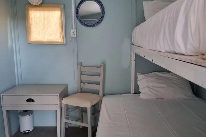 Room 35 of 127