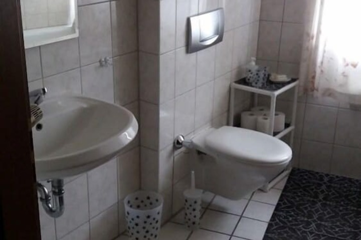 Room 15 of 22