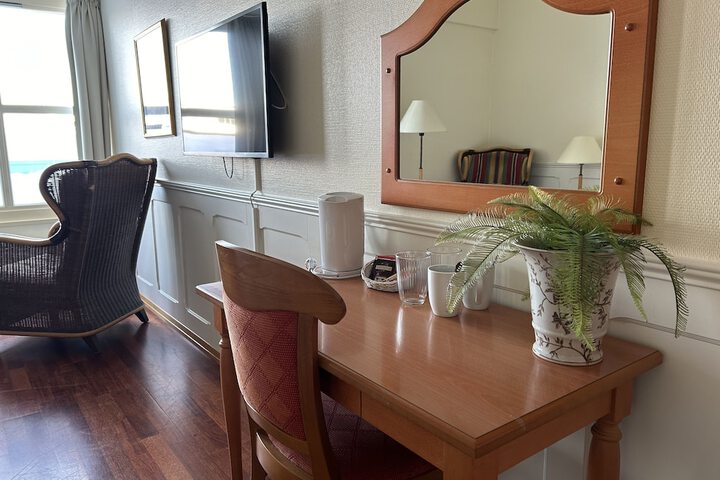 Room 8 of 46