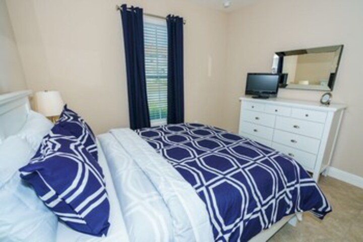Room 9 of 24