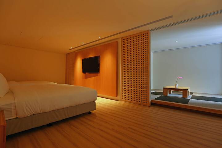 Room 5 of 41