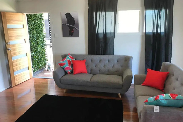 Room 2 of 5