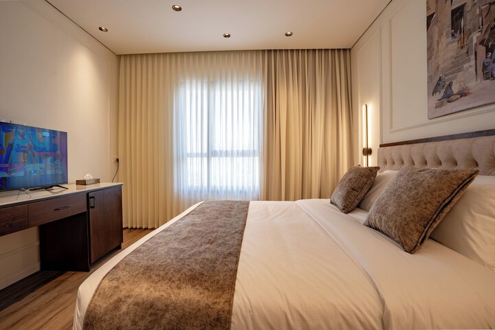 Room 11 of 52