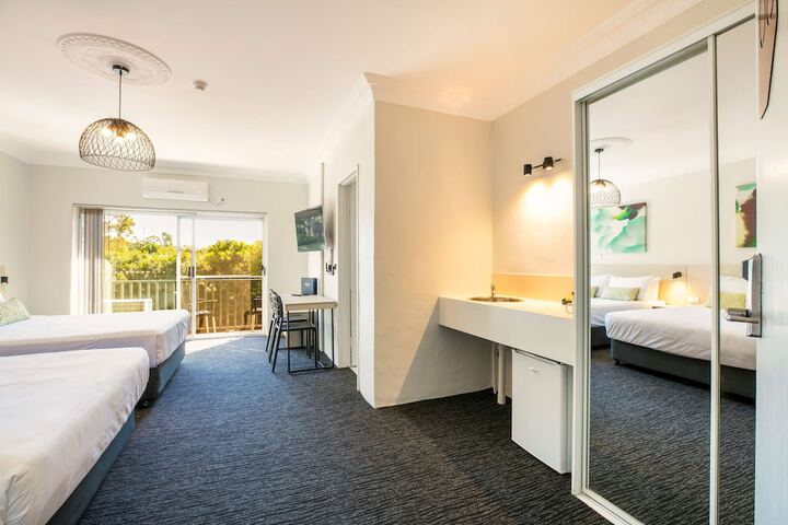 Room 14 of 65