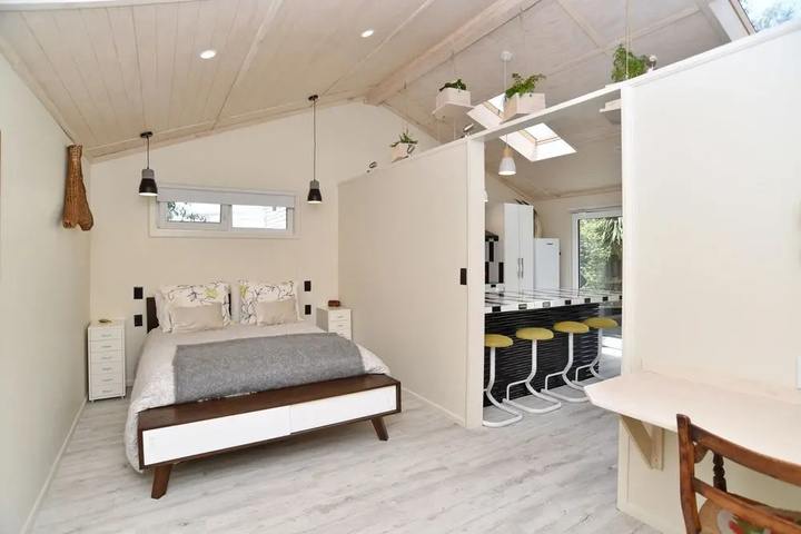 Room 2 of 19