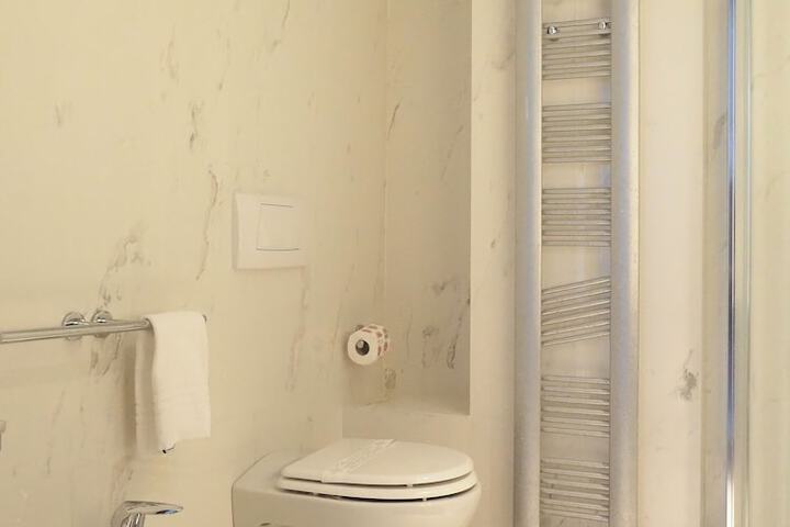 Room 44 of 64