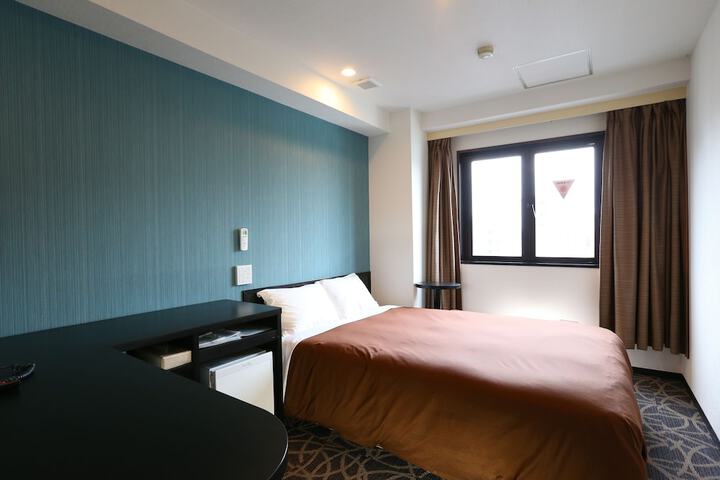 Room 15 of 33