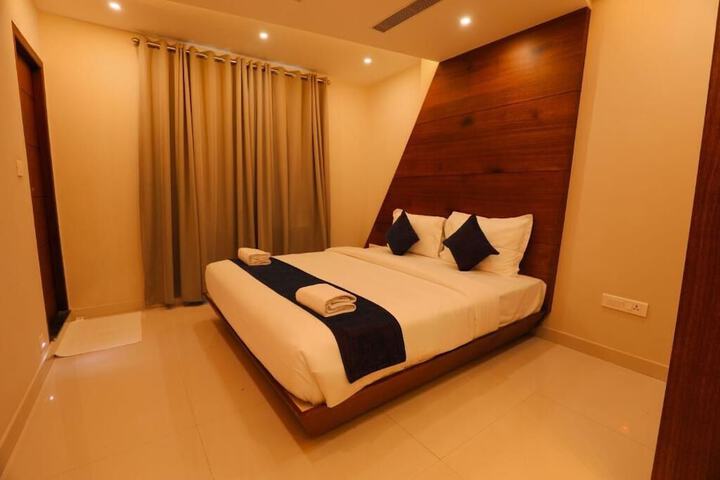 Room 15 of 53