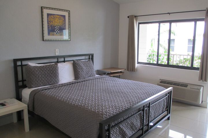Standard | King Bed (7 of 13)