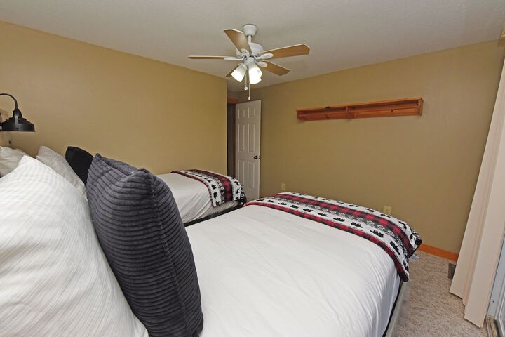 Room 5 of 120