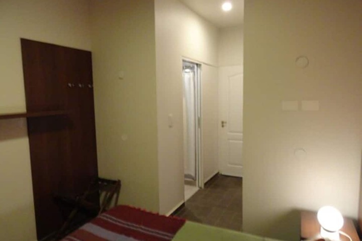 Room 14 of 32