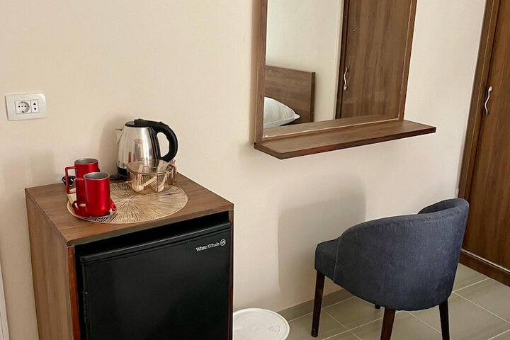 Room 12 of 38