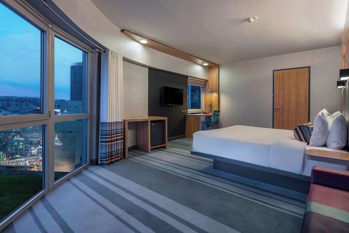 Room 5 of 38