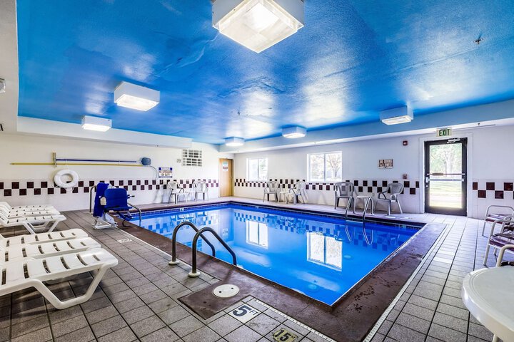 Pool 37 of 44