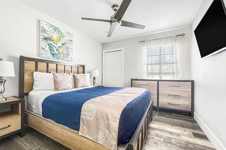 Studio Queen Bed (14 of 21)