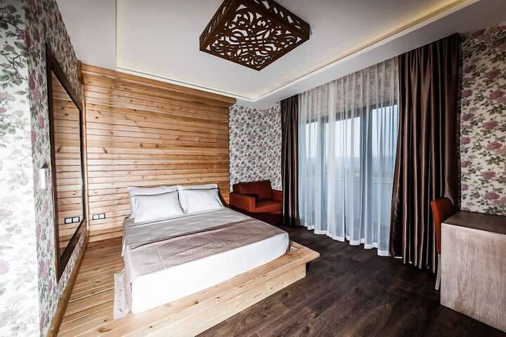 Room 13 of 50