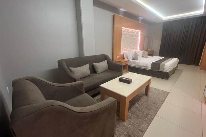 Room 9 of 14