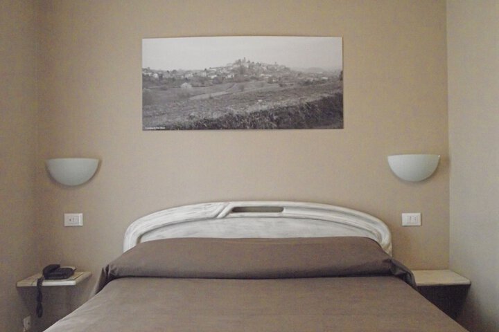 Room 23 of 114
