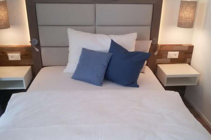 Room 7 of 29