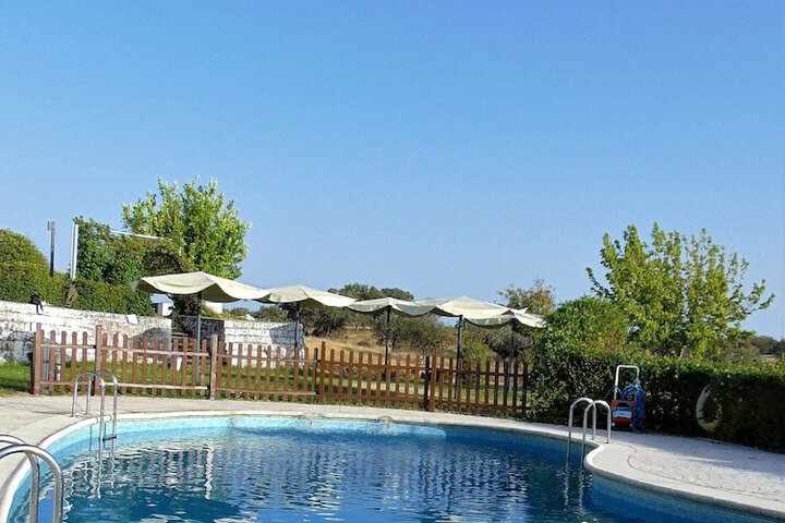 Pool 43 of 75