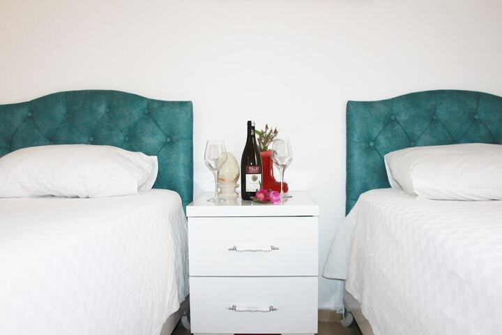 Room 10 of 25