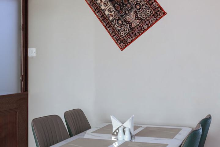 Dining 44 of 51