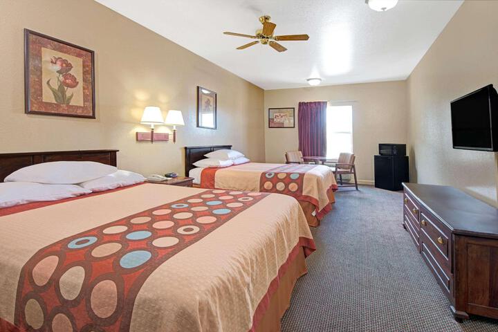 2 Queen Beds (4 of 8)