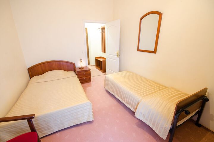 Room 12 of 60