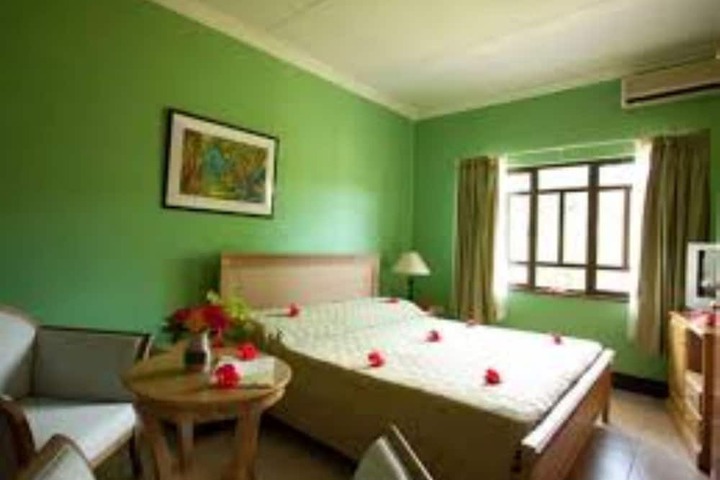 Room 3 of 18