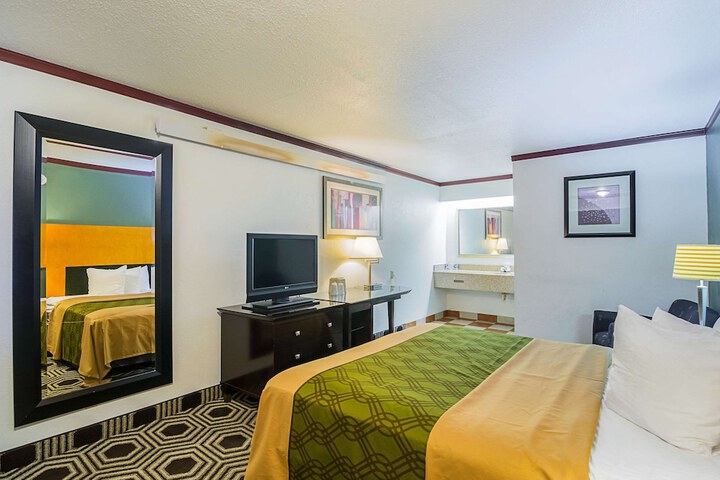 Double Bed (1 of 20)