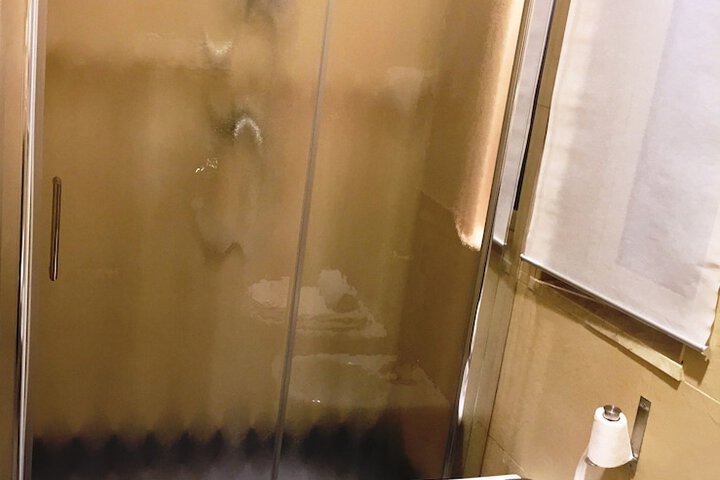 Room 21 of 33