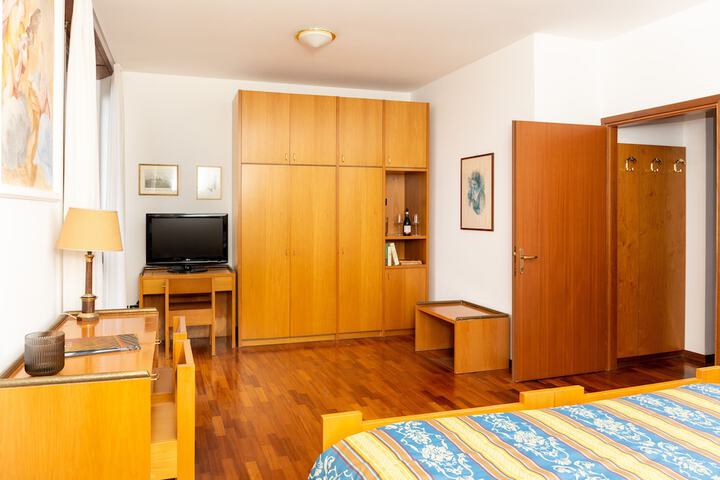 Room 41 of 72
