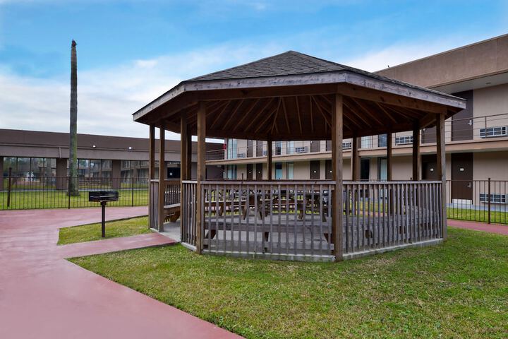 Property Grounds 56 of 65