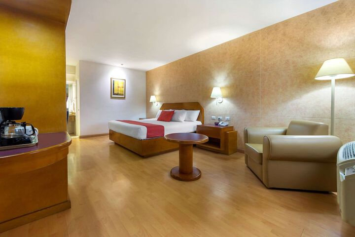 Room 15 of 60