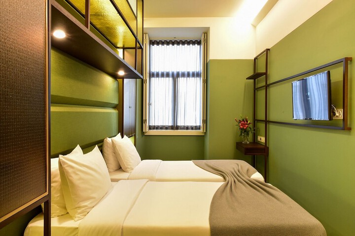 Room 16 of 47
