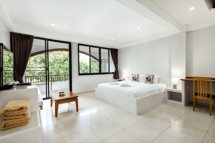 Room 5 of 164