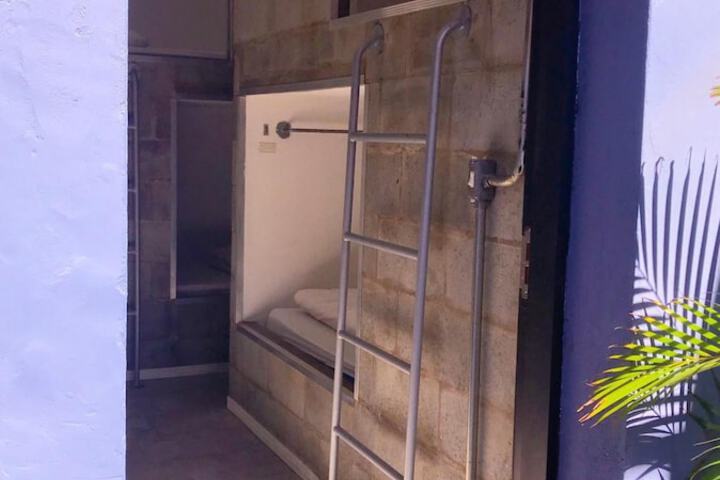 Room 16 of 53