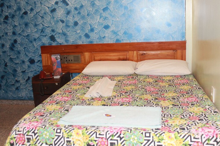 Room 6 of 34