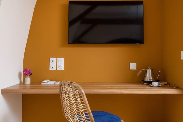 Room 3 of 51