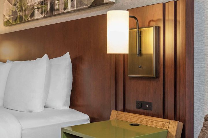 Room 30 of 46