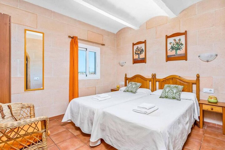 Room 8 of 31